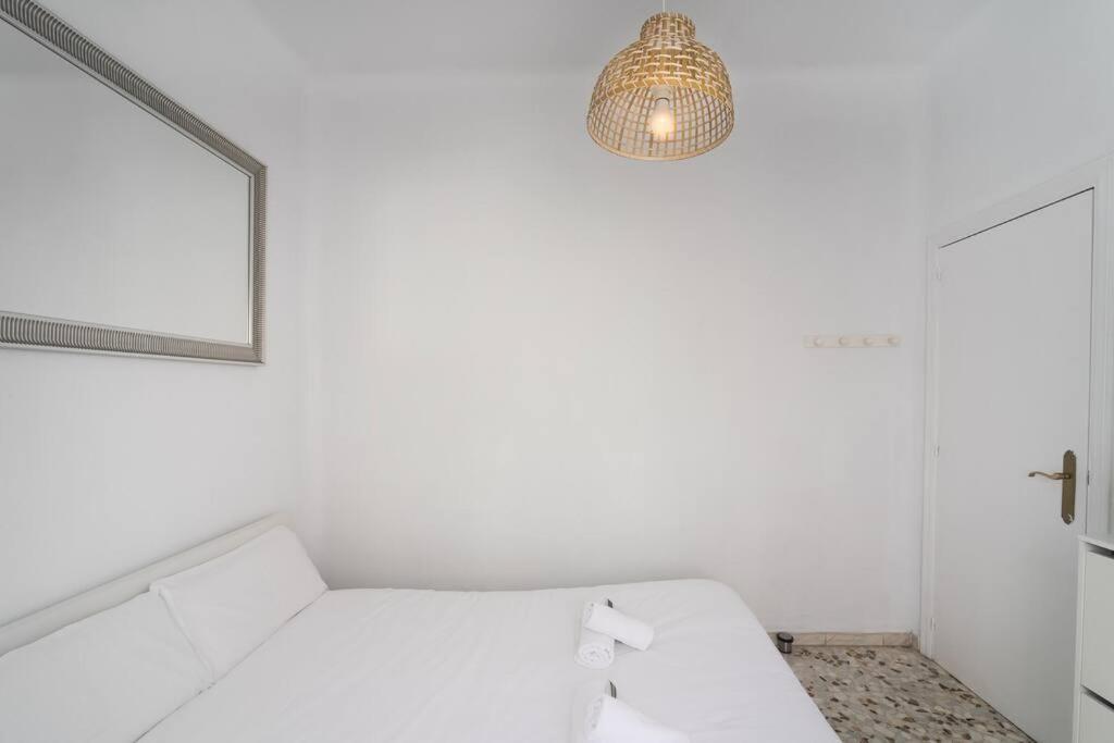 Atico Ispal Con Terraza En Centro Sevilla Bagian luar foto